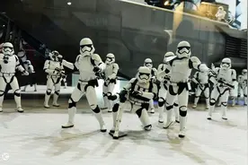 小说：绝顶武林高手VS末世丧尸王？图片