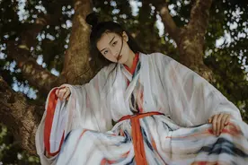 小说：就在莫玉铭方寸大乱、不知所措之际。“噗”的一声，以一种图片