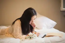 小说：那个为我豪掷千金的大帅哥竟然是？图片