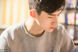 小说：美女管家送来逃跑路线，女孩觉得有诈，稍一试探果然有坑图片