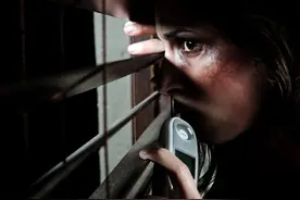小说：喝了漂亮女友倒的水后，我两眼发昏，眼前一幕让我匪夷所思图片