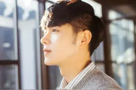 小说：他似笑非笑的看着她，“这事还不明白，你自己想去吧？”图片