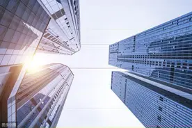 小说：男人为儿子出头，看到对方后下跪，只因他曾帮对方端茶倒水图片