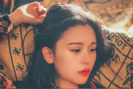 小说：小镇女青年爱上富家少爷，家境差距悬殊令女孩自卑敏感图片