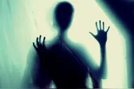 小说：察觉到有人影向我逼近，我怕极了，在心中默念爷爷教的秘术图片