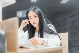 小说：她一朝穿越七零年代，在这里，过着人人羡慕的人生图片