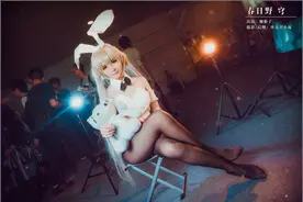 小说：美女去男生宿舍，和宅男一起打游戏，宅男争相表现自己图片