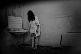 小说：前不久我还跟哥哥打电话，他的声音生龙活虎，现在他快死了图片