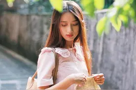 小说：她们医院参加大会，她隔着直播，看到了记忆中与他的故事图片