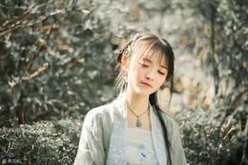 小说：路边的野花不要采，路边的男人也不要随便捡。图片