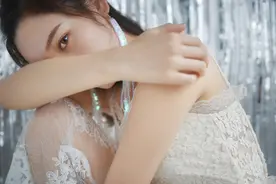 小说：被甩后我和前任哥哥结婚了图片