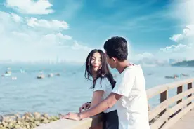 小说：霸道女总裁也有小女人一面，她依偎在男人身边，员工都惊了图片