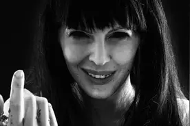 小说：他天天做梦拍电影，梦里还有漂亮女主角，解梦师说那不是梦图片