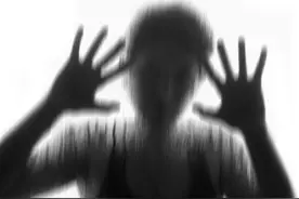 小说：叔公看出我遇上了怪事，我坦白古村经历，他送我玉佩护身图片