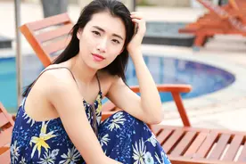 小说：青梅竹马长大后，她上大学，他成瘸子，女孩的做法让人感动图片