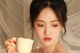 小说：她携随身空间重生七零年代，空间雪水竟能治疗残疾丈夫腿疾图片