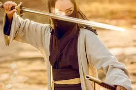 小说：“咻！”就在这时，一只利箭从远处飞出，直接射穿了图片