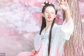 小说：不愿冲喜，心上人娶了别人，她躲在角落抹泪装可怜博人同情图片