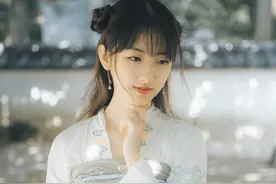 小说：一觉睡醒枕边多了个美男？她惊了：你谁啊？相公无语：是我图片