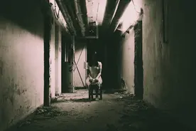 小说：他说了一堆奇奇怪怪的话，让人摸不出头脑，无从下手图片