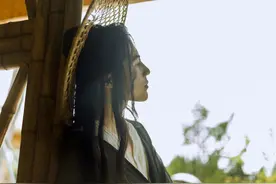 小说：变成女人的东方不败，第一件事竟然是……图片