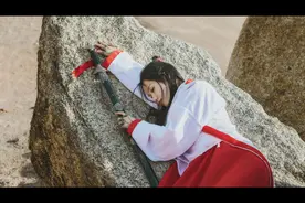 小说：小伙穿越古代，在自家院子种植杂交水稻，被皇帝发现了图片