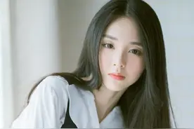 小说：萌宝知道舅舅会被推下山崖身亡，在坏蛋出手时，她撒出迷粉图片