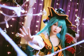 小说：阿瑞斯被自家妹妹戴安娜打的好惨，装备都扒光了图片