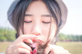 小说：他做好欺负美女的准备，不料却被萌宝挡在门外，场面很尴尬图片