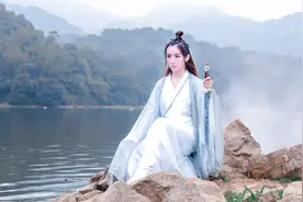 小说：穿越而来的陆沉先熟悉下玄幻世界的行事方式，出发寻找主角图片