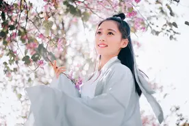 小说：红花白藕青莲叶，三清原本是一家！图片