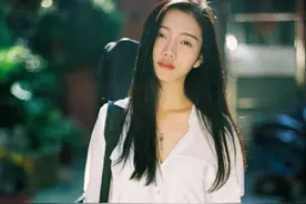 小说：她想顺着绳子从二楼爬下逃跑，却被哥哥撞个正着图片