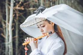 小说：梦到下暴雨然后发生洪水，他应该怎么逃生？图片