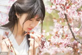 小说：真假千金对手戏，竟然摔了个狗爬式？图片