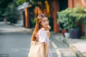 小说：小伙刚拿影帝，就重生回90年代！图片