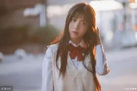 小说：女警追击通缉犯却反被抓，最后关头被赶来的同事救下图片