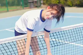 小说：荒岛上的石棺炸开，一头尸王刚刚冲出来，就被吓得钻了回去图片