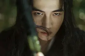 小说：美女师妹测试体质，真气石头冒出五彩光芒，惊诧监考的长老图片