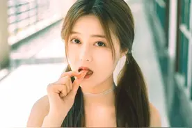 小说：丈夫和妻子一起坐电梯，因妻子太性感吃醋，把她紧紧搂怀里图片