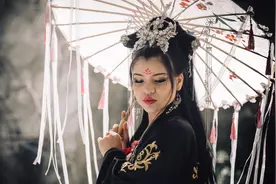 小说：小伙穿越西游世界，神秘老猿教他武功，龙王女儿是他老婆图片