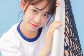 小说：小伙第一次赌石，竟开出极品帝王绿，血赚两亿吓坏围观群众图片