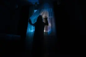 小说：前夫牵扯进凶杀案，她毫不关心，只想来警局拿走前夫的房子图片