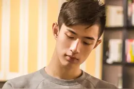 小说：堂姐抢了她未婚夫，还当众炫耀，她放出视频，众人全都惊了图片