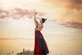 小说：天才女神医穿越，成了众人眼里的痴傻王妃，她非得露一手图片