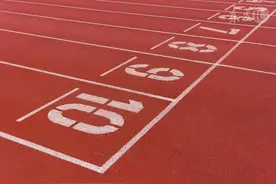 小说：小伙子练短跑居然给教练送礼，背后的原因竟然是因为这个！图片