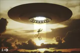 小说：他大口啃着白色星球上那巨型龙虾腿 其营养竟堪比海鲜图片