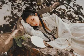 小说：他一把揪起医生衣领，声音沙哑：“你说什么？你再说一遍图片