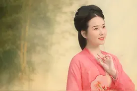 小说：状元郎长相俊逸，京城无数女子求嫁，无人知“他”是女儿身图片