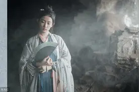 小说：农女去镇上卖货，看到街边小乞丐，竟是被前夫带走的亲女儿图片