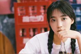 小说：那是我第一次去夜里的游乐场，我很开心，因为他在我身边图片